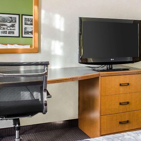 Sleep Inn & Suites Bensalem Ngoại thất bức ảnh
