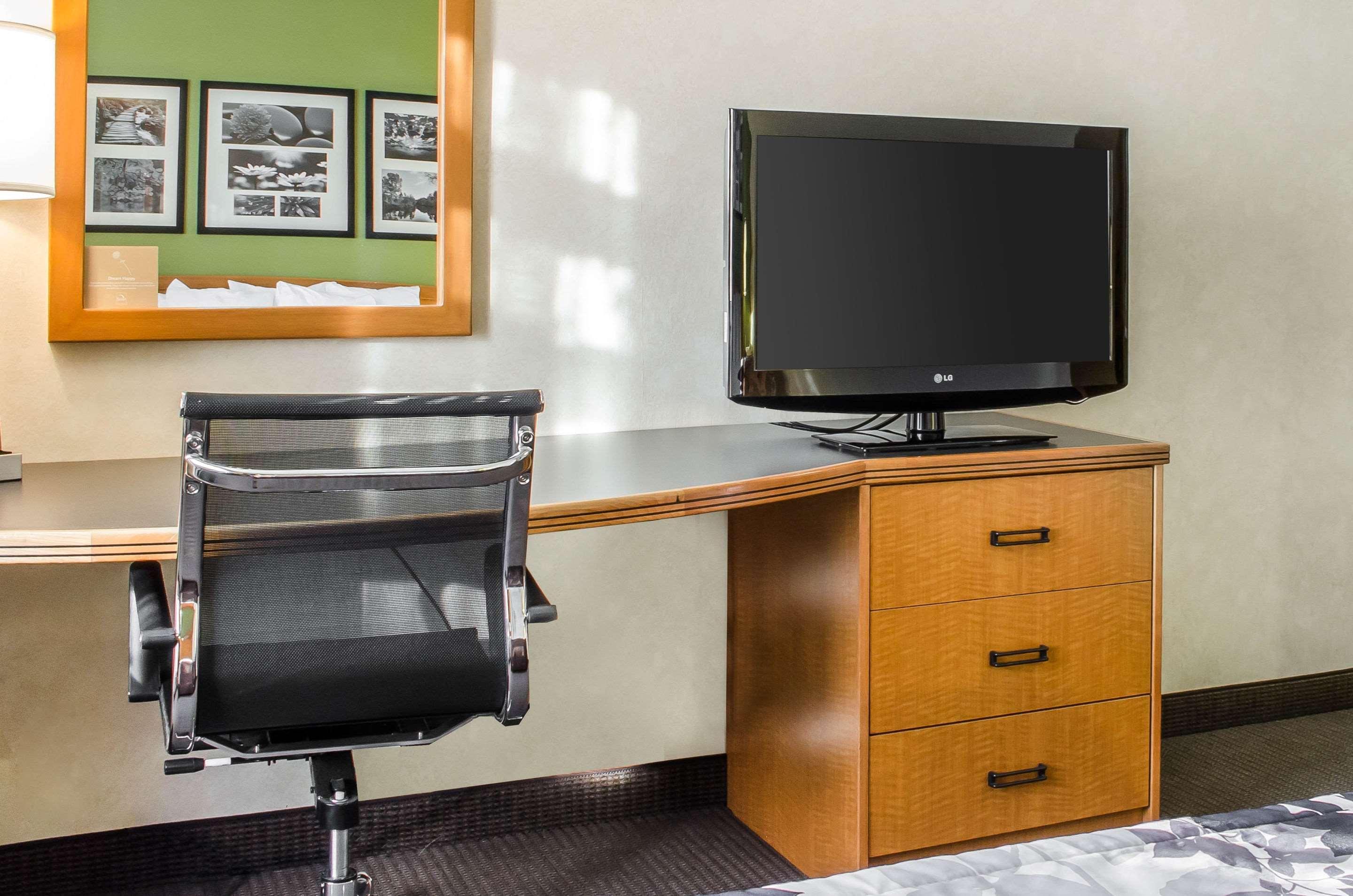 Sleep Inn & Suites Bensalem Ngoại thất bức ảnh